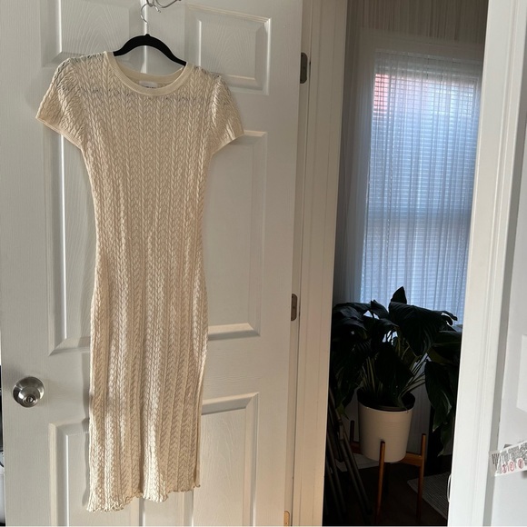 Willow & Wind Dresses & Skirts - NWOT Cream Knit Midi Dress